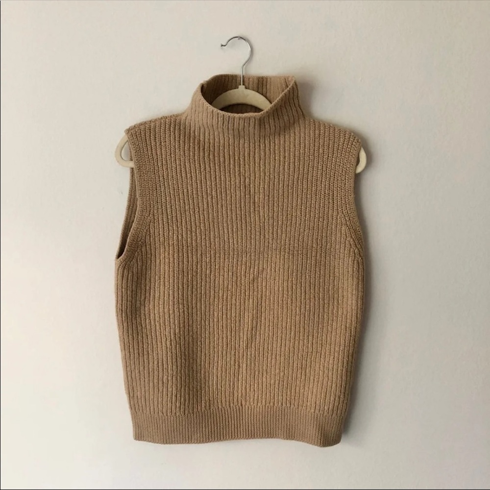 Aritzia Wilfred Cortado Sleeveless Wool Sweater In Tannin S